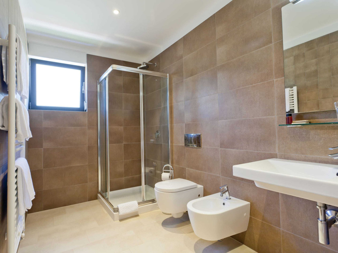 Bathroom 4, Villa in Novigrad with Pool Rooftop Terrace, Brtonigla