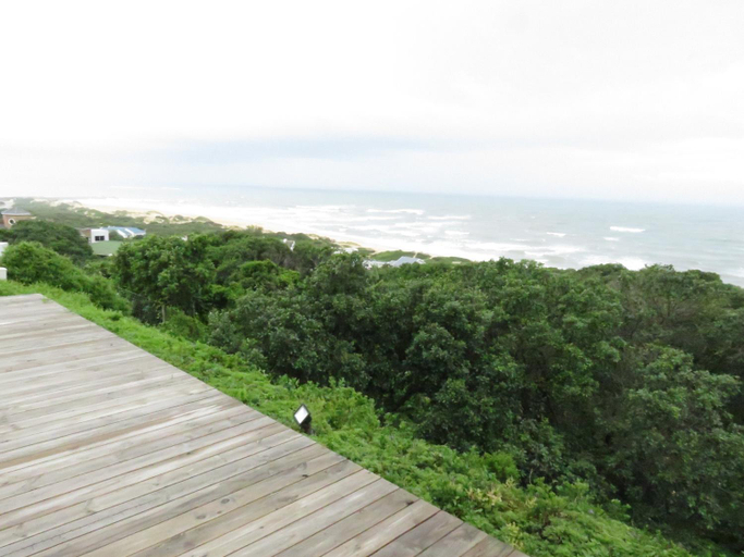 Others 5, The View, Cacadu