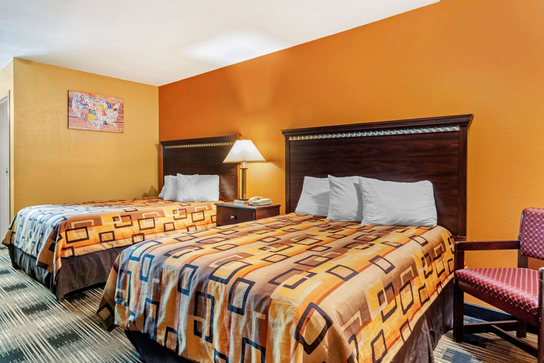 Bedroom 3, Econo Lodge Cuthbert, Randolph