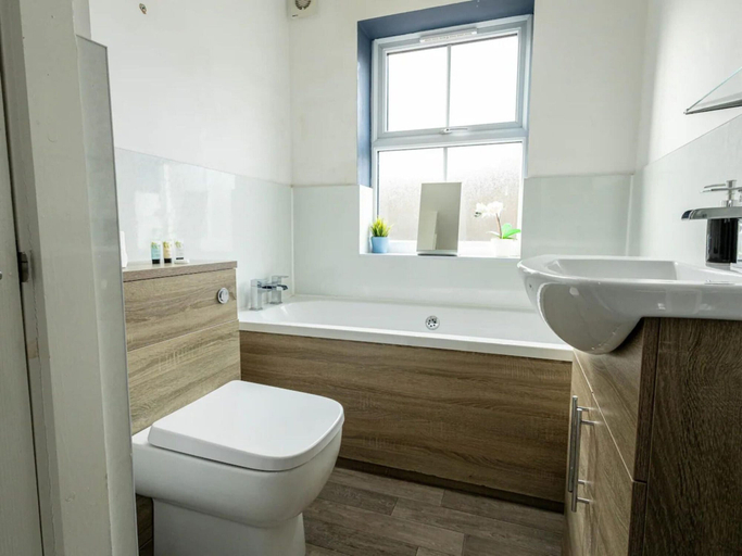 Bathroom, Two Bedrooms Near Hillsborough, Sheffield