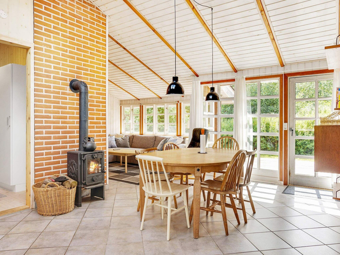 Dining 5, 8 Person Holiday Home in Jerup, Frederikshavn