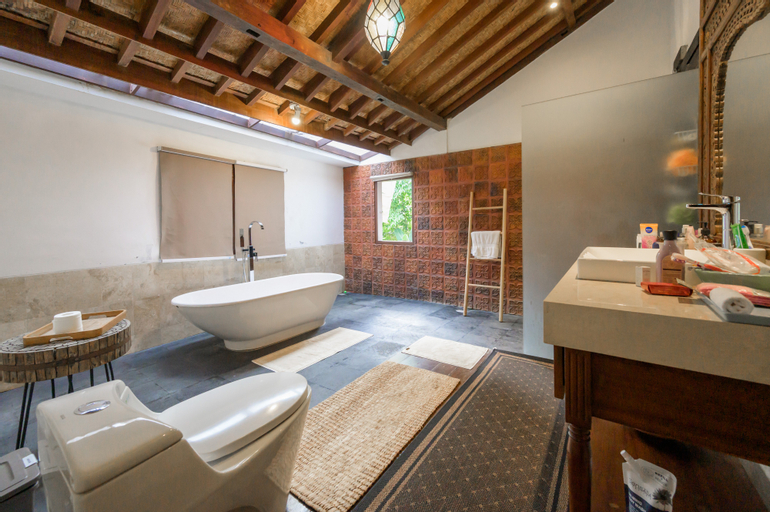 Bathroom 4