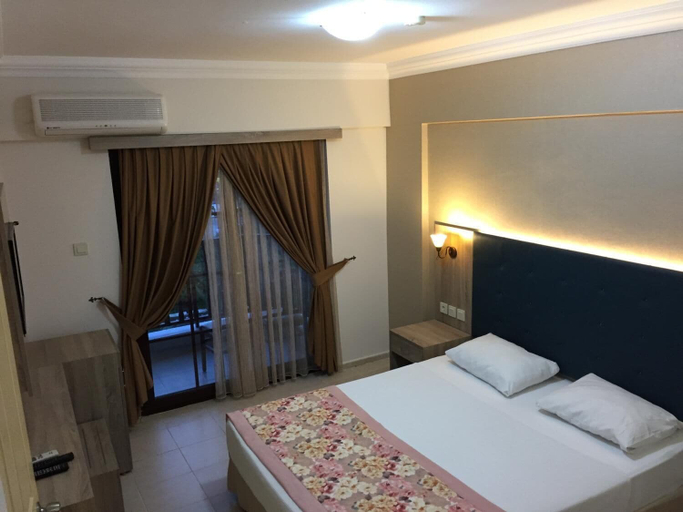 Bedroom 3, Hamle Hotel, Ula