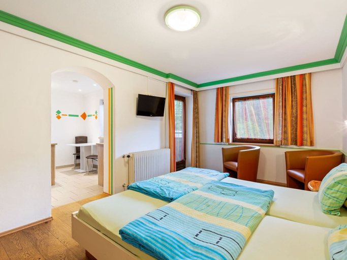 Bedroom 2, Spacious Apartment in Saalbach-hinterglemm near Ski Area, Zell am See