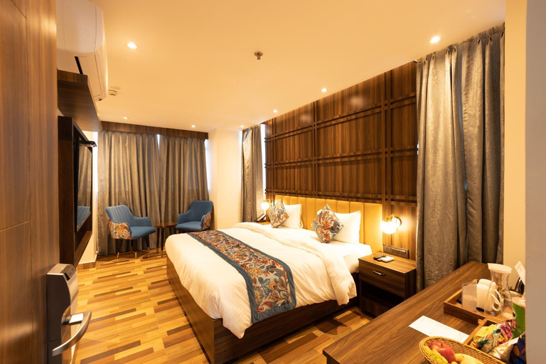 Bedroom 3, Hotel Hyphen Noida, Gautam Buddha Nagar