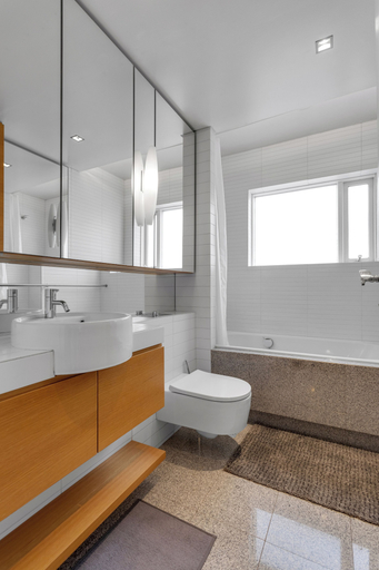 Bathroom 3, Audur Guesthouse, Reykjavík