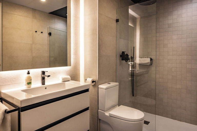 Bathroom 3, Puerta Real, Murcia