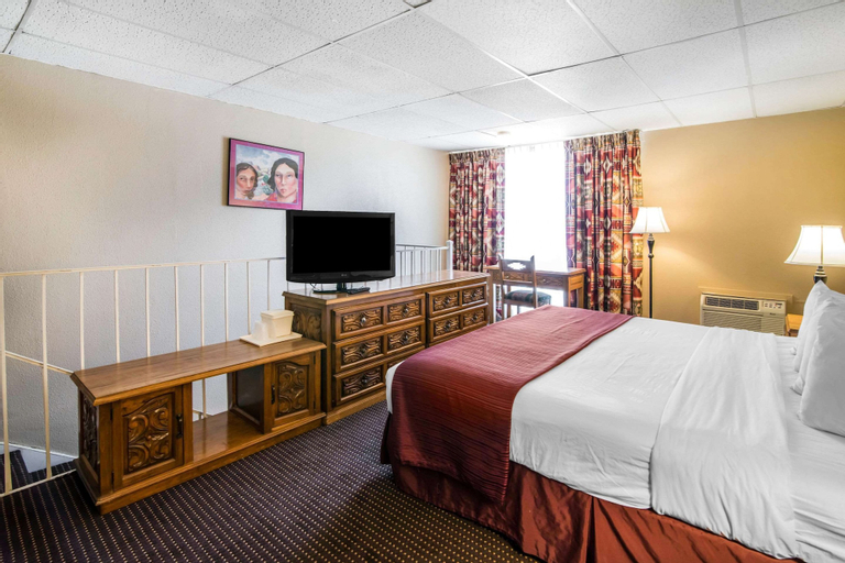 Bedroom 8