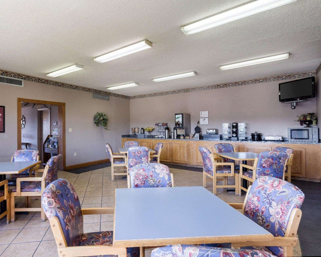 Food & Drinks 5, Econo Lodge Grenada, Grenada