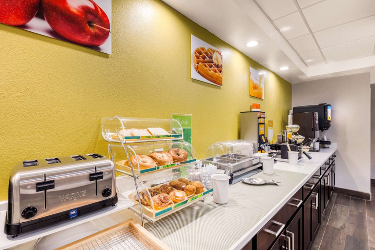 Food & Drinks 5, Quality Inn Gordonsville, Smith