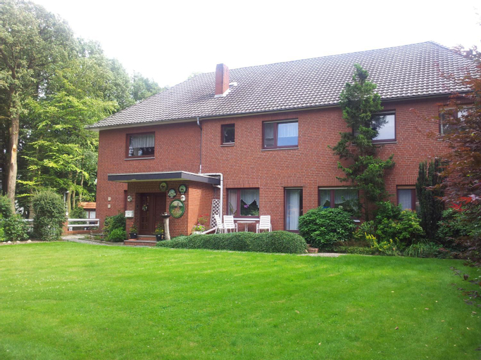Exterior & Views 10