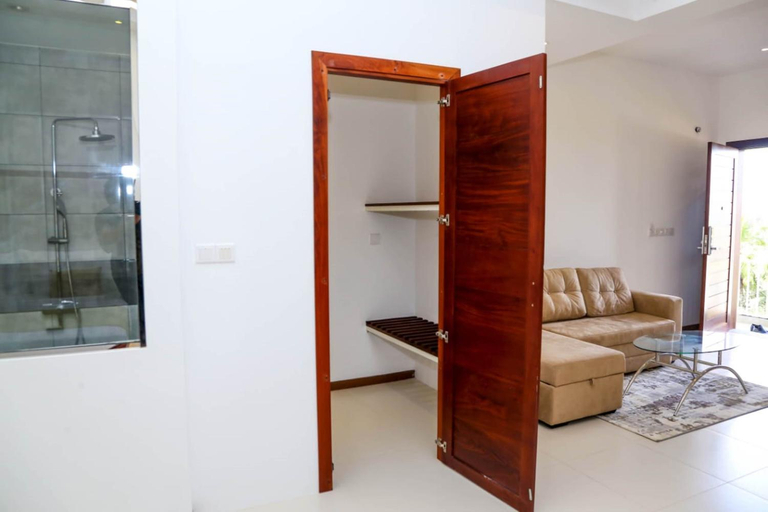 Others 4, Apna Colombo, Sri Jayawardanapura Kotte