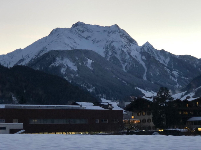 Others 3, Alluring Apartment in Mayrhofen near Forest, Schwaz
