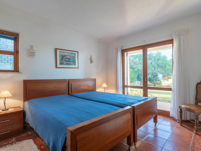 Bedroom 2, Cozy Villa in Albufeira With Swimming Pool, Albufeira