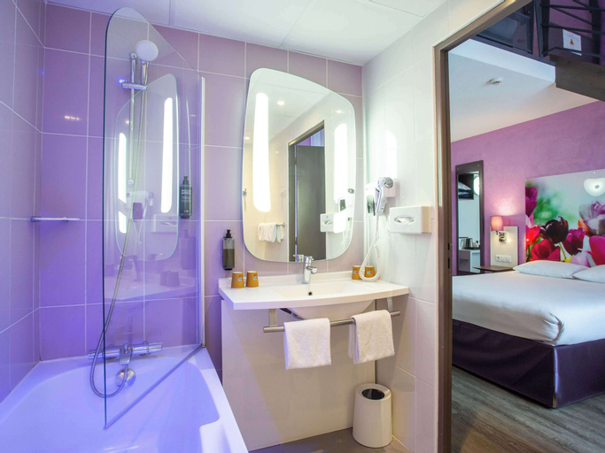 Bathroom 17