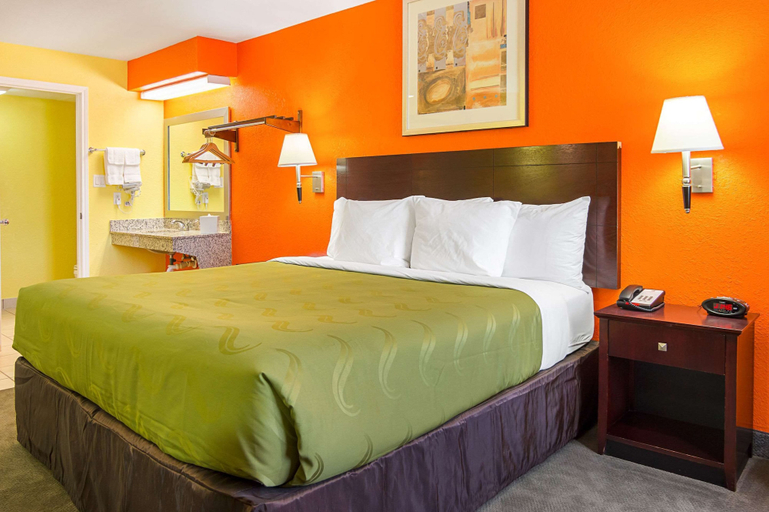 Bedroom 3, Quality Inn Carthage, Panola