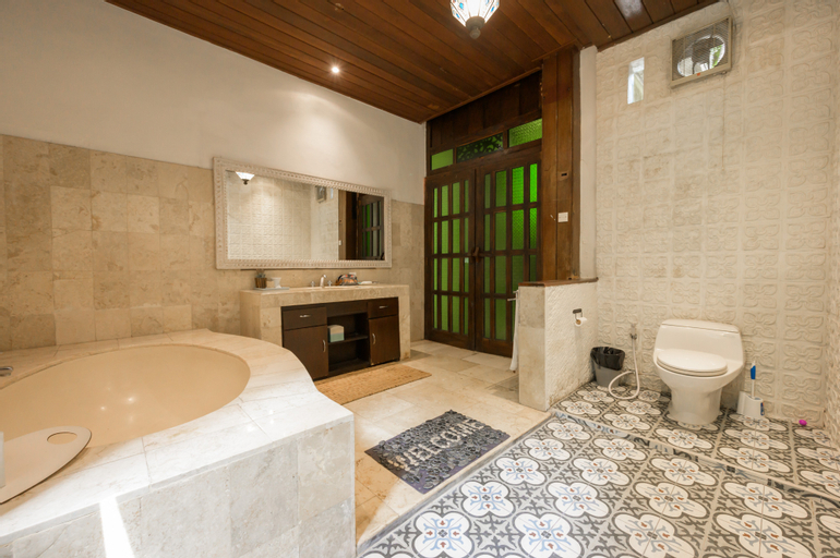 Bathroom 8