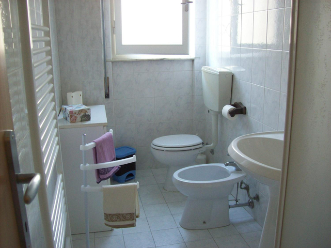 Bathroom, Il Mirto, Lucca