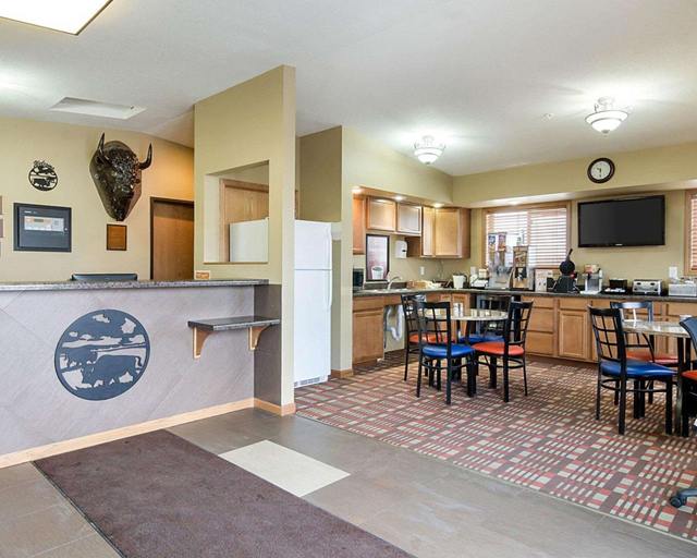 Others 5, Econo Lodge Jamestown South, Stutsman