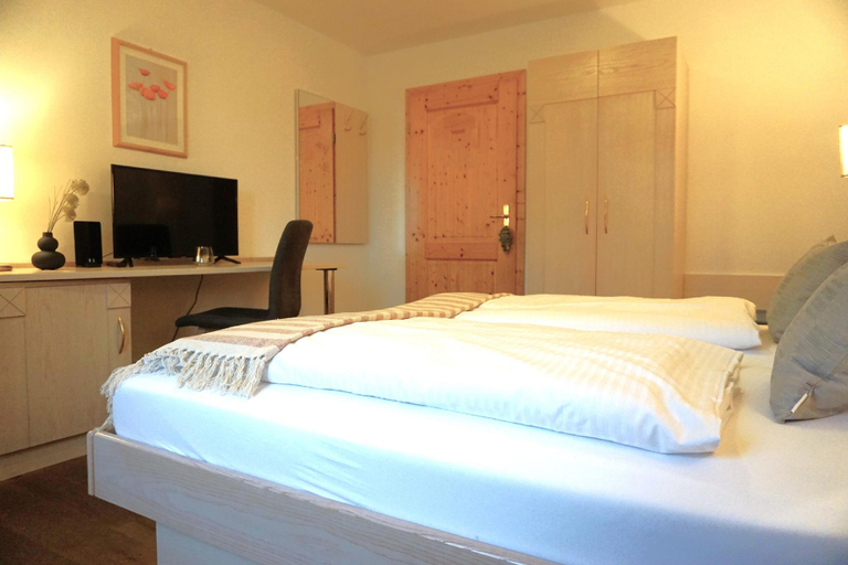 Bedroom 2, Landhotel und Gasthof Kirchberger, Weilheim-Schongau