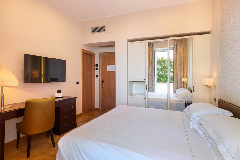 Bedroom 12