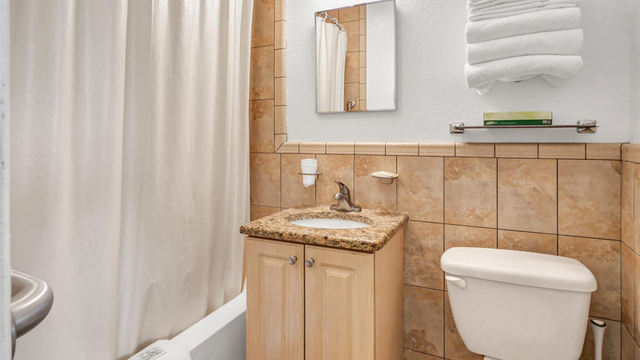 Bathroom 3, Page Terrace Beachfront Hotel, Pinellas