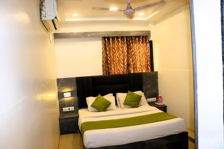 Bedroom 4, Hotel Vrundavan, Gandhinagar