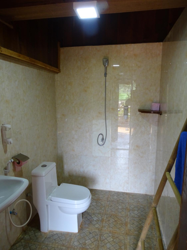 Bathroom 2, Ratanakiri Paradise Hotel & Restaurant, Ban Lung