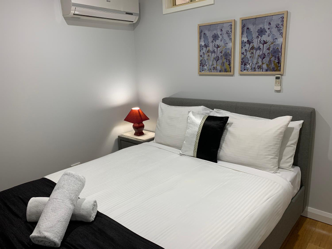 Bedroom 2, Branxton House Motel, Cessnock