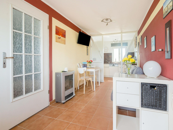 Others 5, Snug Bungalow in Insel Poel Germany near Beach, Nordwestmecklenburg