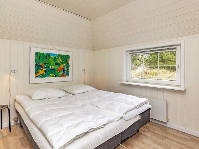 Bedroom 3, 8 Person Holiday Home in Blavand-by Traum, Varde