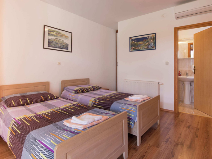 Bedroom 3, Holiday Home in Vodnjan Near Seabeach, Bale