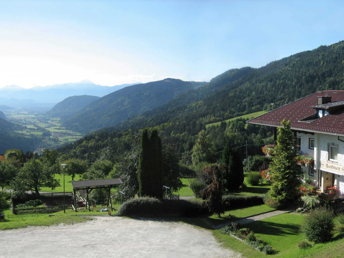 Others 5, Spacious Apartment in Afritz am See near Ski Area, Villach Land