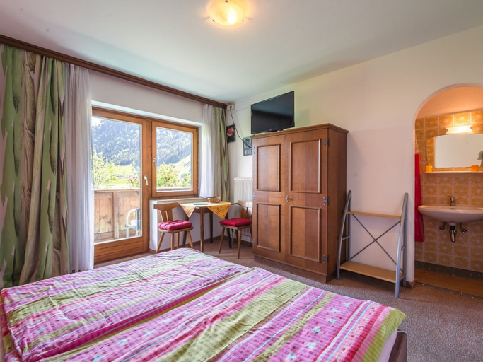 Bedroom 2, Contemporary Apartment in Maishofen near Ski Area, Zell am See