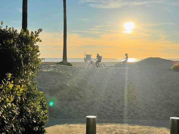 Others 3, 12B Venice Beach Access Stay, Los Angeles