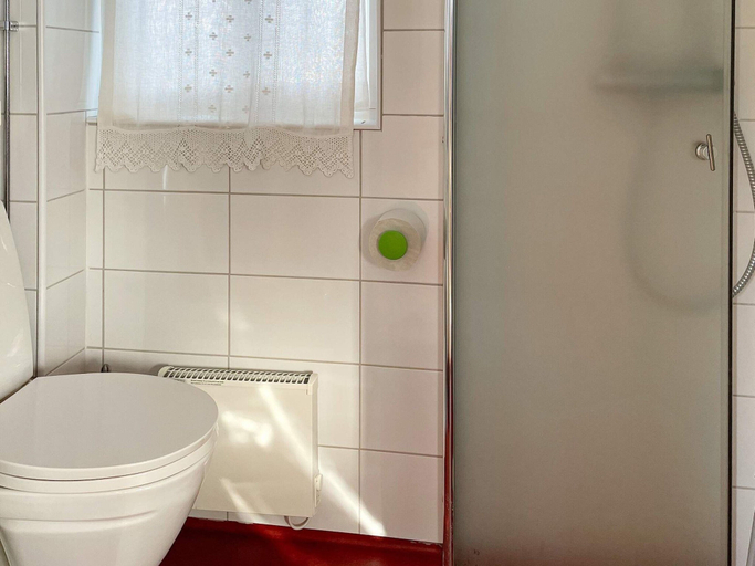 Bathroom 5, 4 Person Holiday Home in Hammaro, Hammarö