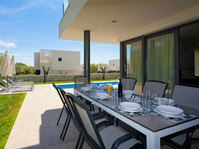 Others 5, Villa in Novigrad with Pool Rooftop Terrace, Brtonigla