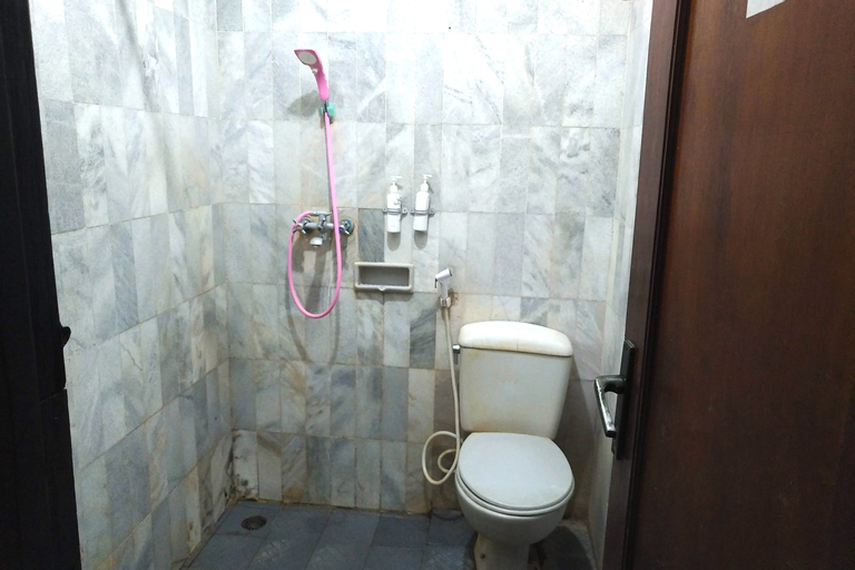 Bathroom 4