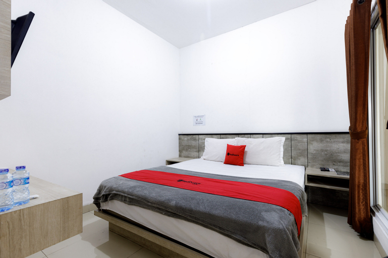 RedDoorz Premium @ Ampera Raya 2, South Jakarta