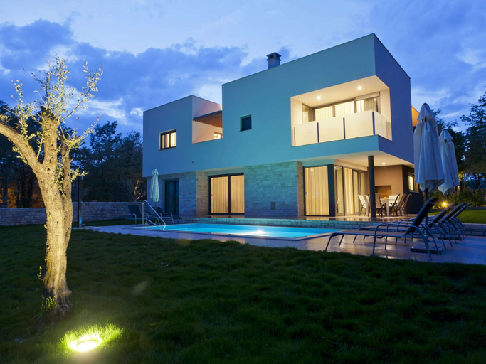 Exterior & Views 2, Villa in Novigrad with Pool Rooftop Terrace, Brtonigla