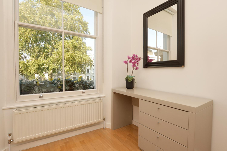Others 4, Princes Square Serviced Apartments, London
