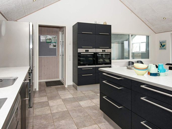 Others 4, 5 Star Holiday Home in Romo, Tønder
