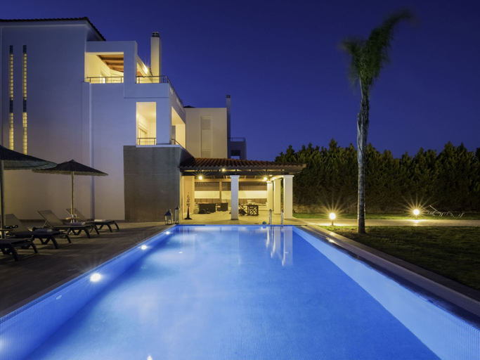 Sport & Beauty 3, Villa on Island with Private Pool, Garde, Terrace, Parking, South Aegean