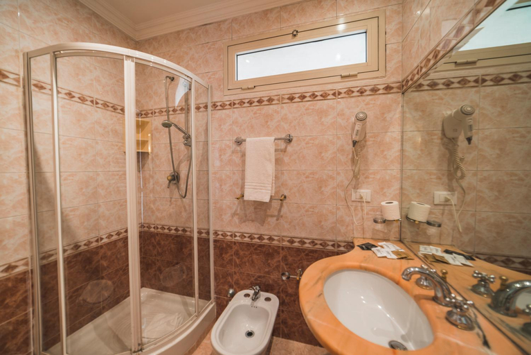Bathroom 4, GH Hotel San Giusto, Rome