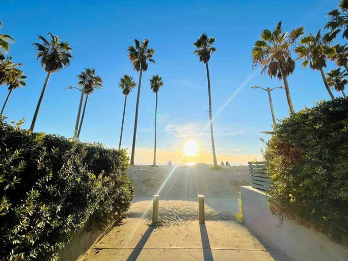 Others 4, 12B Venice Beach Access Stay, Los Angeles