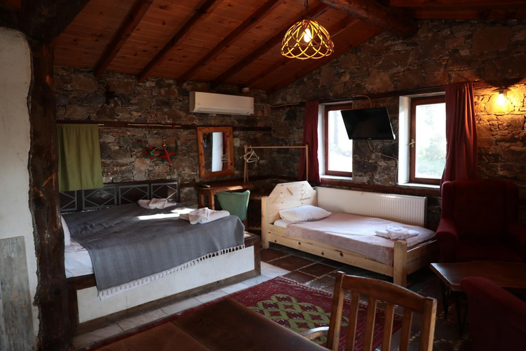 Bedroom 2, Kayserkaya Cottages, Selçuk