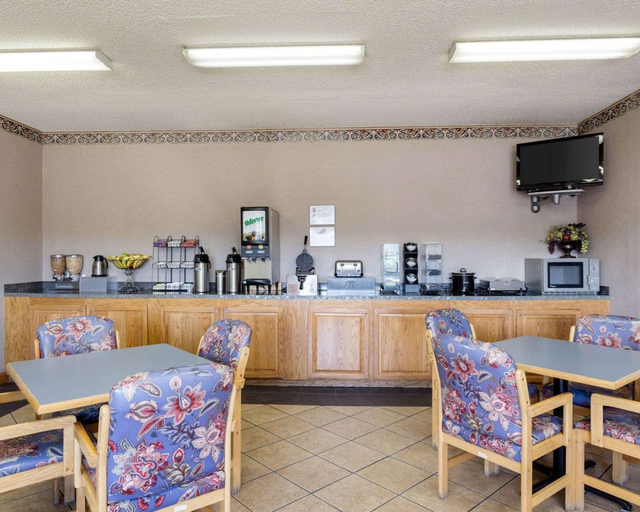 Food & Drinks 4, Econo Lodge Grenada, Grenada