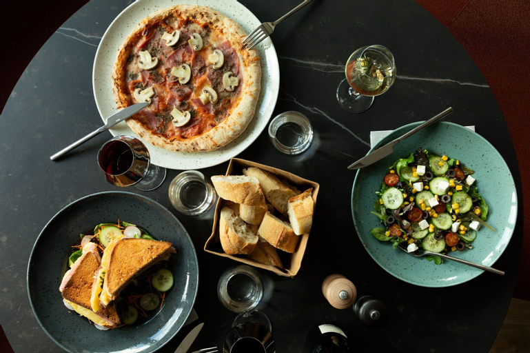 Food & Drinks 7