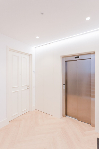 Others 4, Liiiving - Luxury Design Apartment K, Porto