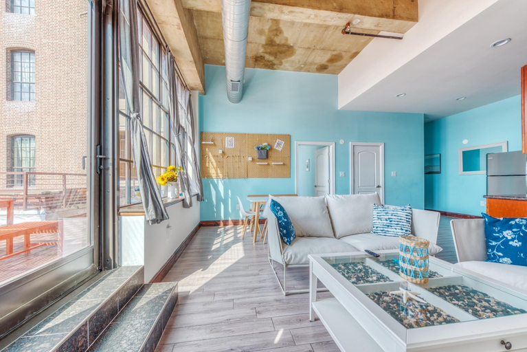 Room 4, Sosuite 2BR Apt w Patio W D Gym On-site Bar, Philadelphia